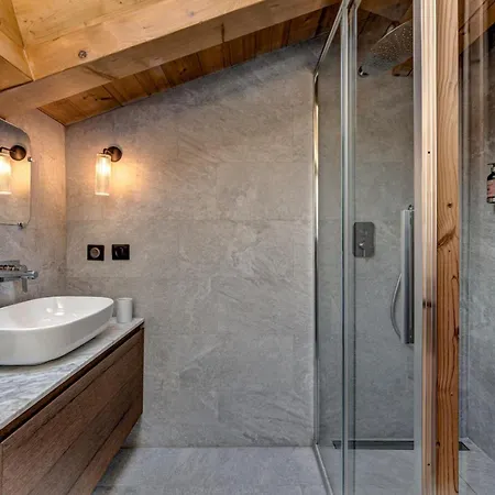 Kompleks wypoczynkowy Elegant De Montagne Avec Vue Imprenable Chamonix